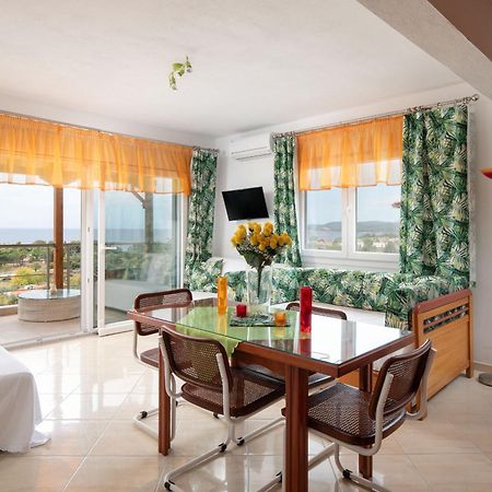 Luxury Apartment นิกิติ ภายนอก รูปภาพ