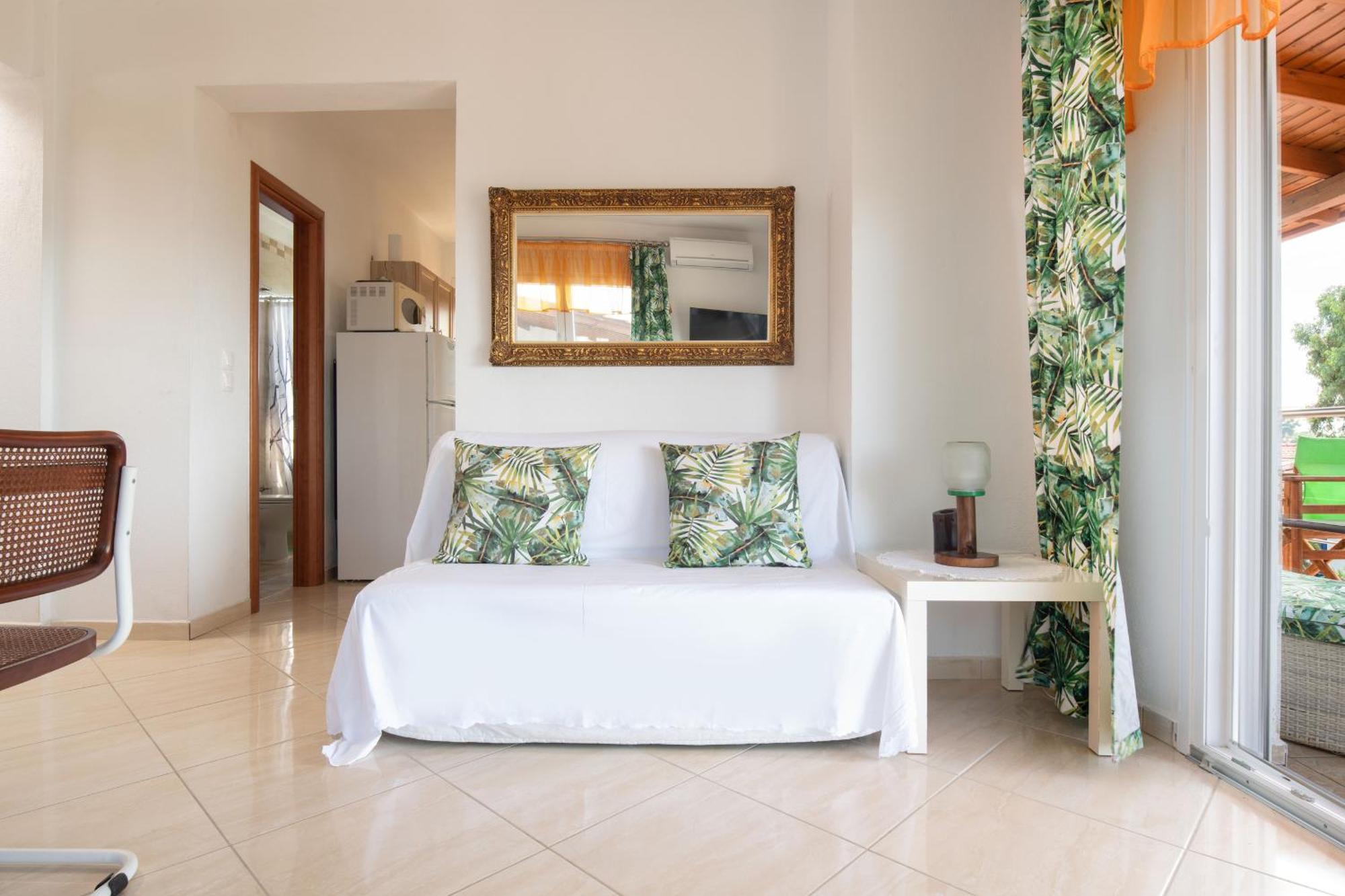 Luxury Apartment นิกิติ ภายนอก รูปภาพ